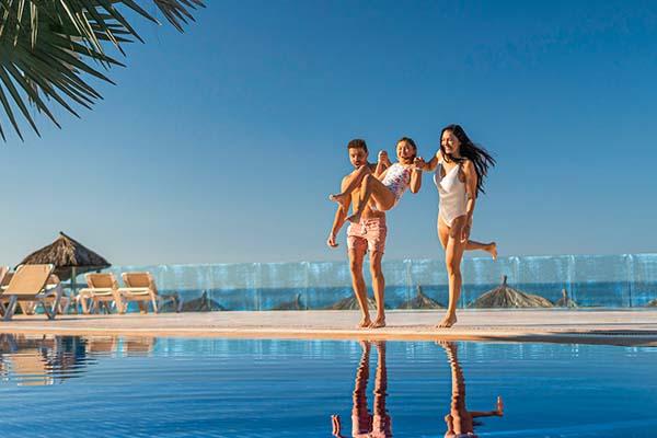 Get ahead of the fun and save more! Krystal Urban® Cancún & Beach Club Get ahead of the fun and save more! Krystal Urban® Cancún & Beach Club