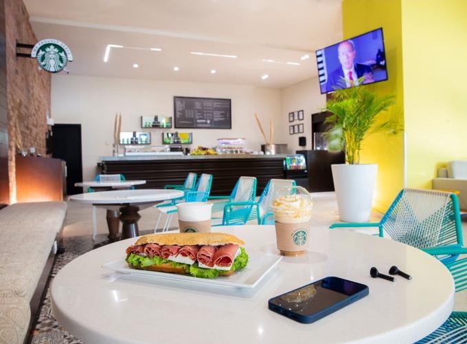 Take a Bite  Krystal Urban® Cancún & Beach Club Take a Bite  Krystal Urban® Cancún & Beach Club